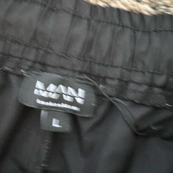 Boohoo man swim shorts black size large mens vacation shorts trunks travel K328 - Picture 5 of 5